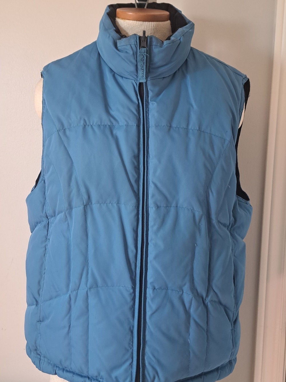 Wind River Ladies Quilted down fill reversible blue/black vest corduroy side XL